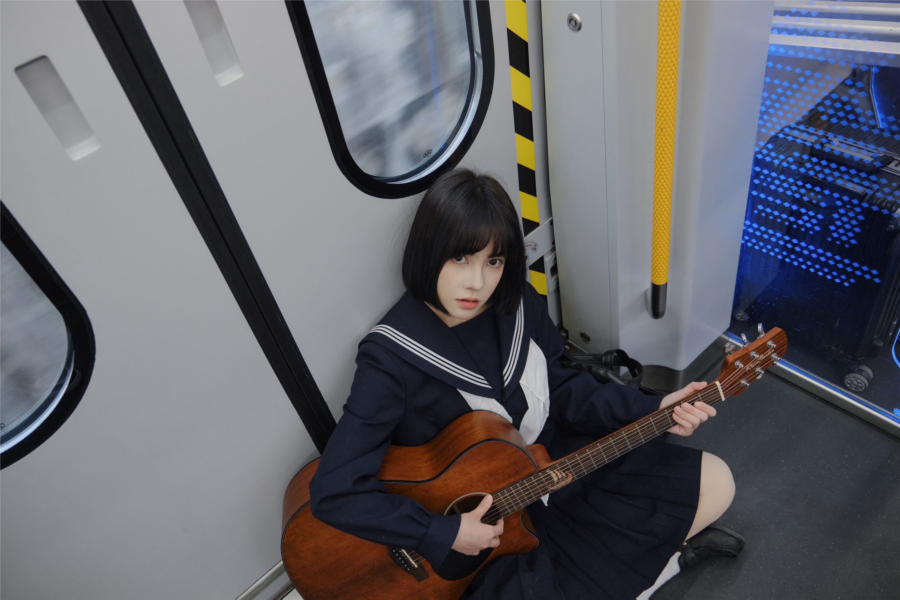 YITUYU艺图语 2025.02.07 列车jk 悲伤薯条555